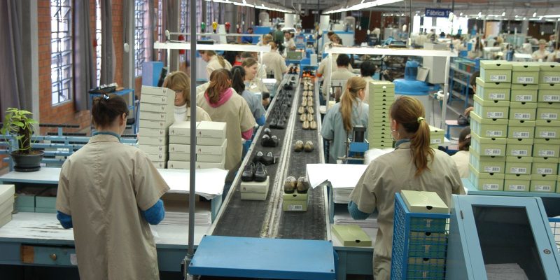 Confiança da indústria cai 2,6 pontos