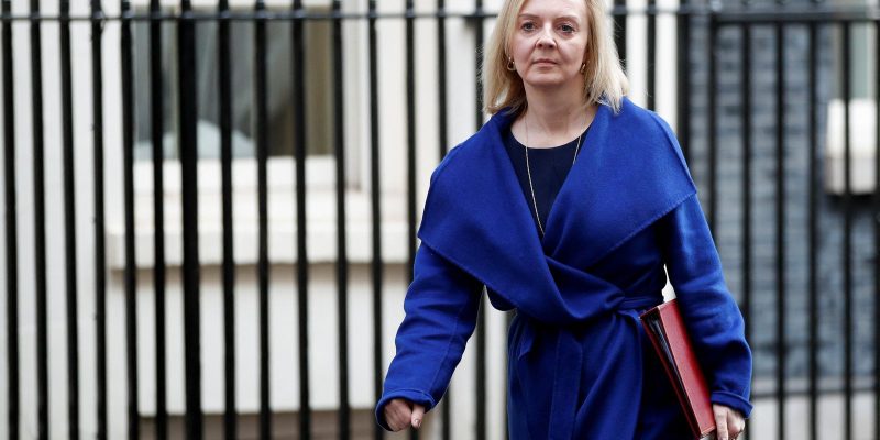 Primeira-ministra britânica deixa o cargo na próxima semana