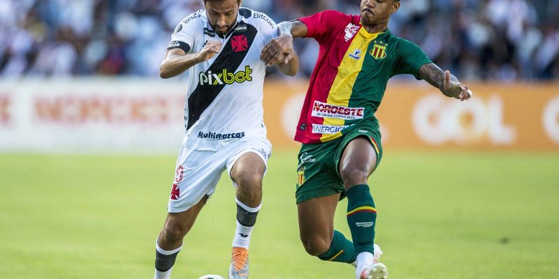 Vasco recebe Sampaio Corrêa para tentar confirmar acesso à Série A