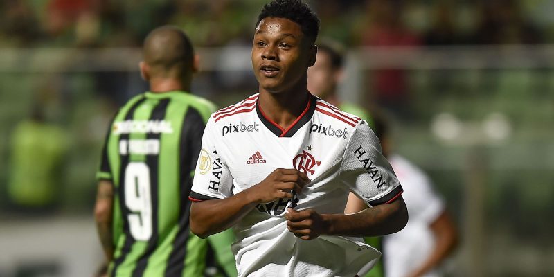 Mesmo com time alternativo, Flamengo bate América-MG no Independência