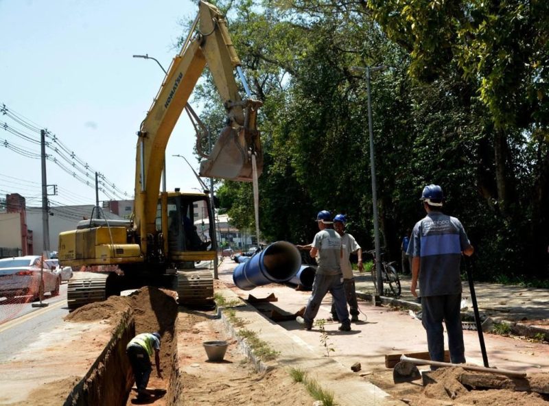 Obra da Beira-Rio avança com melhora do tempo em Volta Redonda