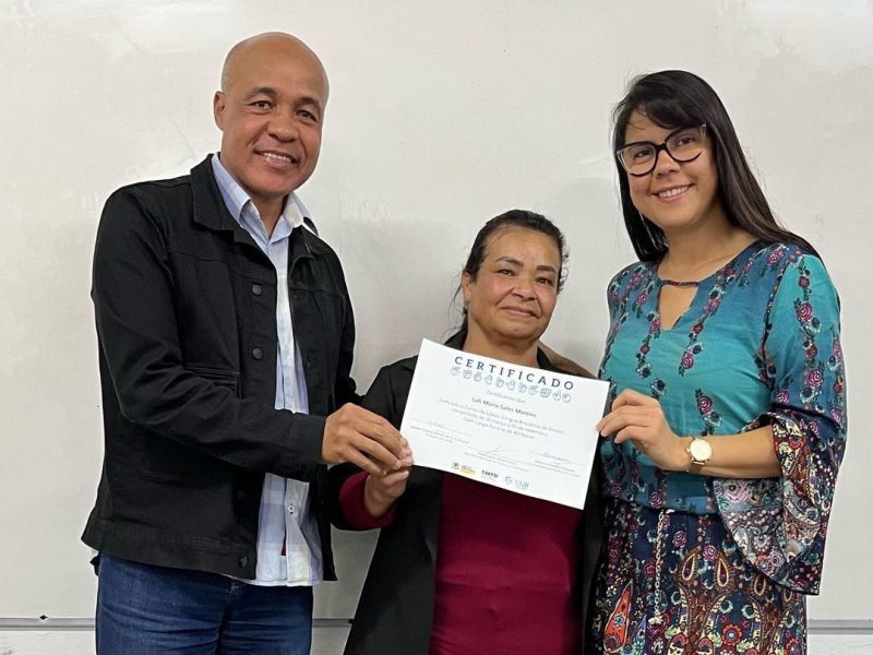 Volta Redonda forma mais uma turma do curso de Libras