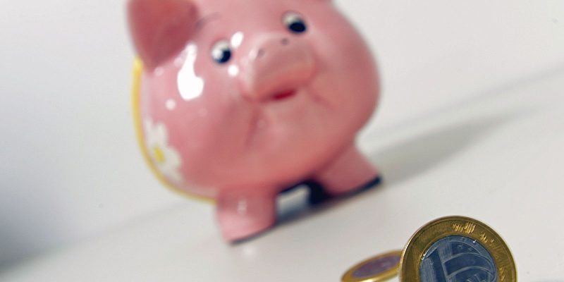 Poupança deixa de perder para inflação após dois anos