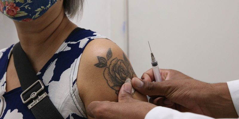 Brasil registra 4,9 mil casos confirmados de covid-19 em 24 horas