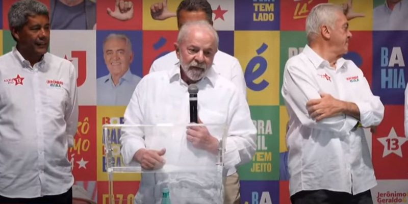 Lula faz caminhadas no Rio de Janeiro e em Salvador