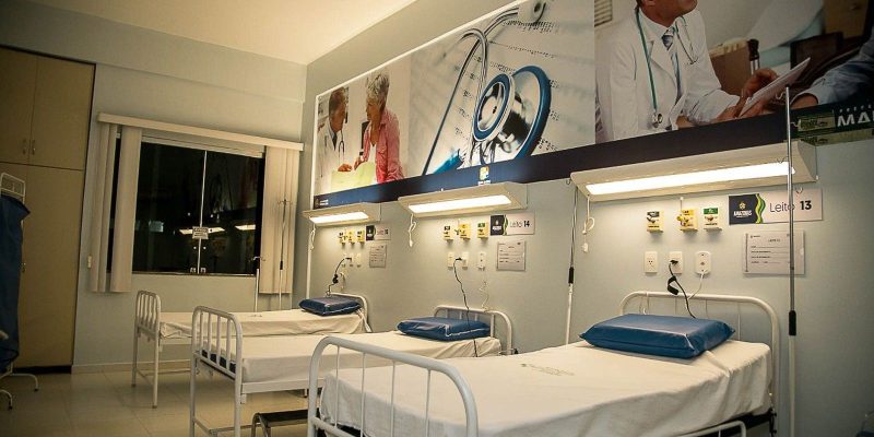 Médicos paulistas trabalham mais de 50 horas semanais, diz pesquisa