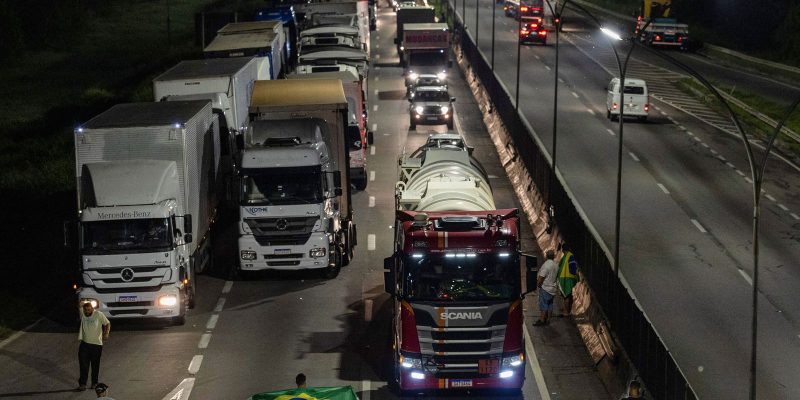 Todas rodovias federais do país estão livres de bloqueios, diz PRF