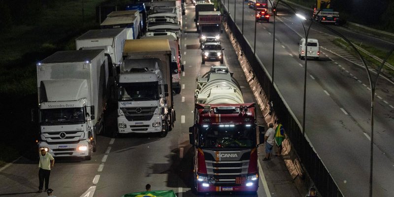Rodovias federais ainda têm 18 pontos de interdição, diz PRF