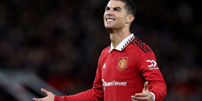 Manchester United anuncia a saída do português Cristiano Ronaldo