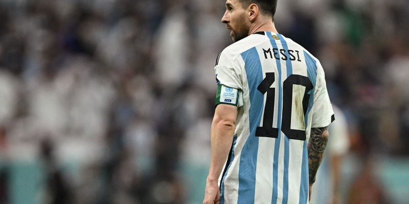 Encontro entre Messi e Lewandowski é o destaque da Copa na quarta