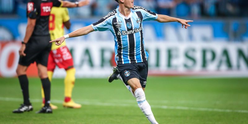 Grêmio encerra Série B com vitória sobre o Brusque