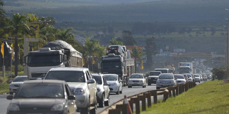 Acidentes em rodovias federais durante o feriado causaram 72 mortes