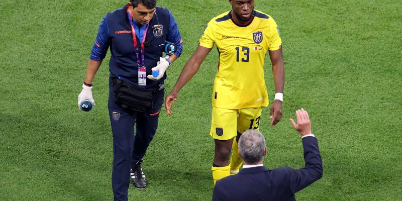 Forma física de Valencia preocupa Equador para duelo contra Holanda