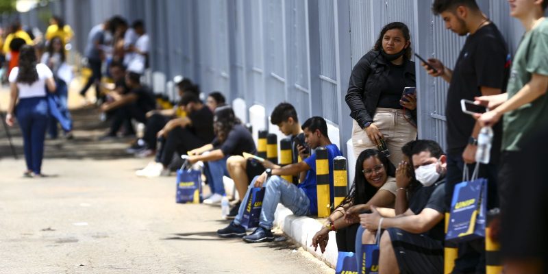 Participantes do Enem 2022 fazem hoje provas de exatas
