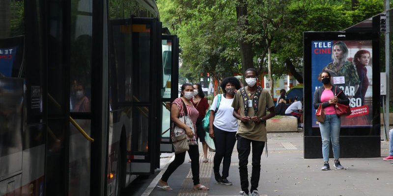 Covid-19: Brasil registra 72 mortes e 28,4 mil casos em 24h
