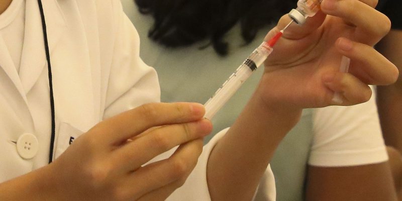 Mais de 69 milhões não tomaram 1ª dose de reforço contra covid-19