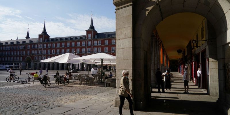 Cinco cartas-bomba são detectadas na Espanha e país reforça segurança