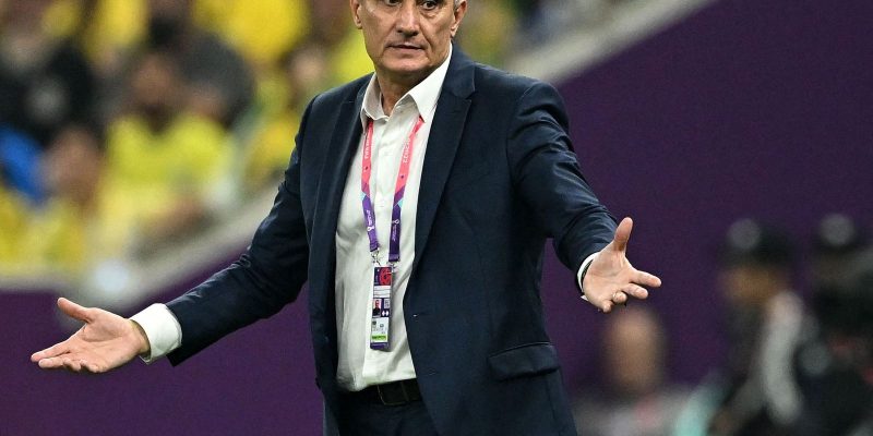 Brasil tem que se recuperar rápido da derrota para Camarões, diz Tite