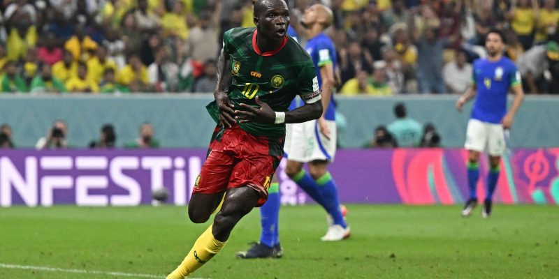 Brasil perde de Camarões mas avança como líder do Grupo G