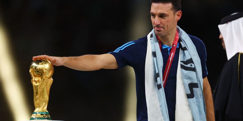 Após tri mundial, Scaloni mantém portas abertas à Messi para 2026