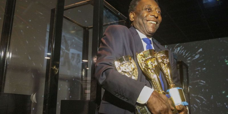 Campeões mundiais com Pelé lamentam partida do Rei do Futebol