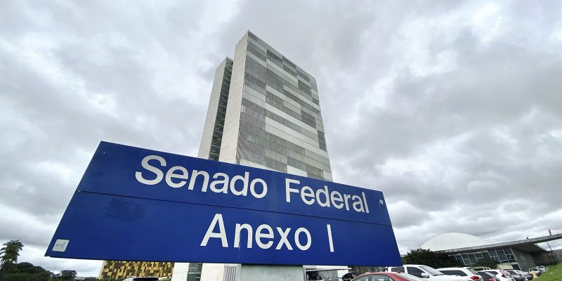 Senadores aprovam relatório sobre impactos da pandemia na educação