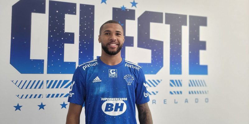 Cruzeiro apresenta o atacante Wesley