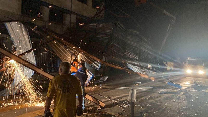 Equipes da Prefeitura de Volta Redonda viram a noite trabalhando para amenizar estragos da chuva