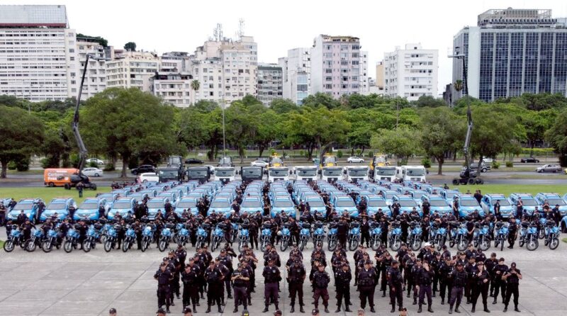 Governador Cláudio Castro entrega mais um lote de novas viaturas semiblindadas à Polícia Militar