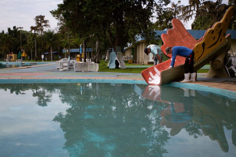 Prefeitura de Volta Redonda promove manutenção preventiva em piscinas do Parque Aquático Municipal