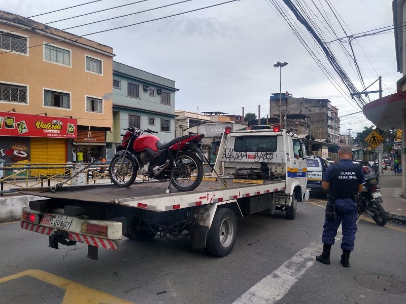 Ordem Pública de Volta Redonda flagra moto com chassi e motor raspados, e condutor é preso