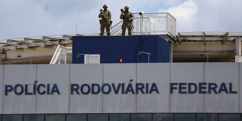 Flávio Dino recua de nomeação e anuncia novo comandante da PRF