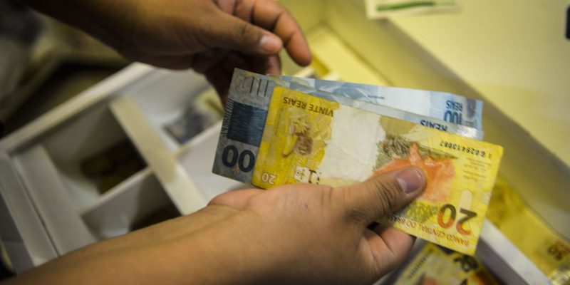 Rendimentos do trabalho crescem 2,5% no terceiro trimestre