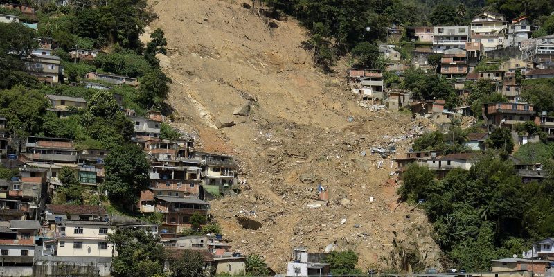 Justiça bloqueia R$ 2 bilhões do estado do RJ para obras em Petrópolis