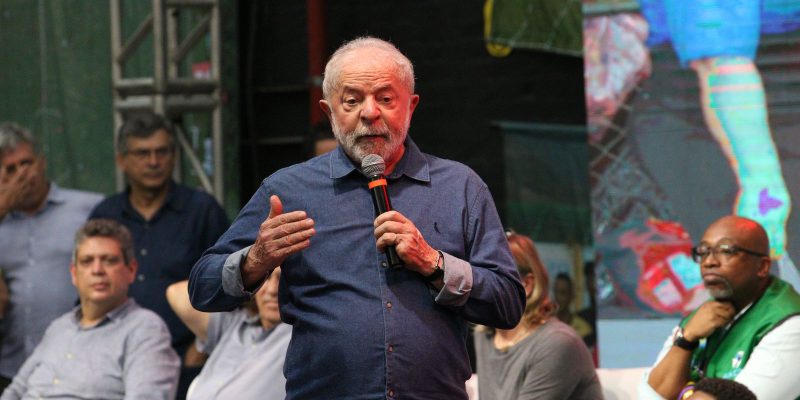 Lula participa de evento com catadores em São Paulo
