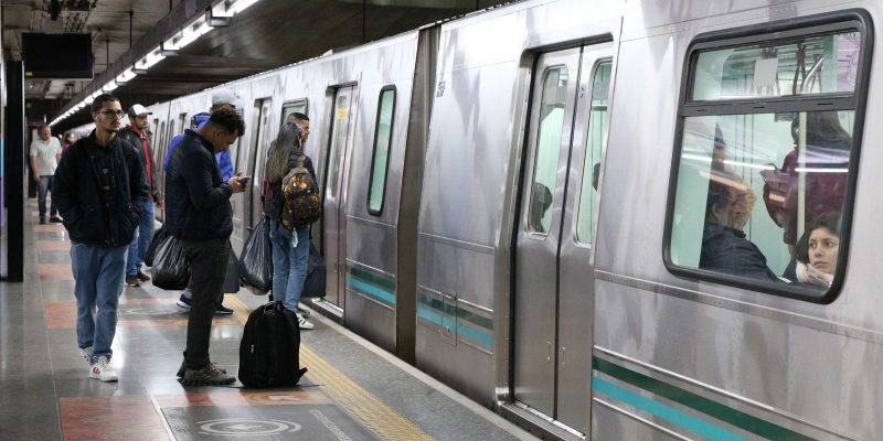 Metrô e trem em São Paulo terão operação especial no réveillon