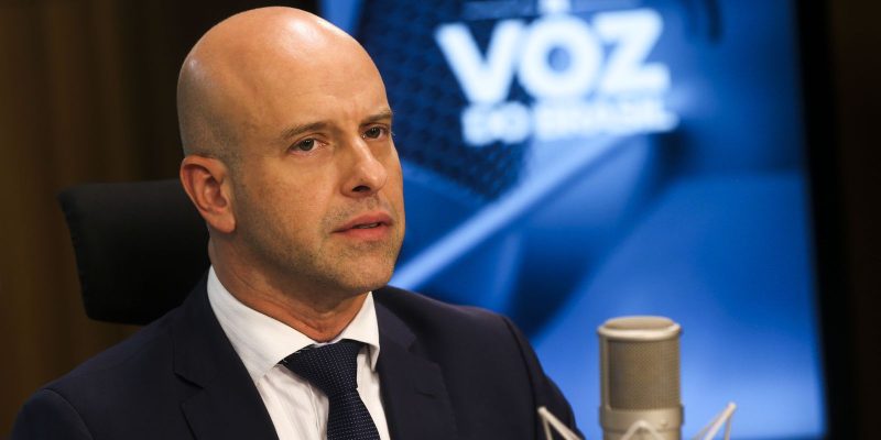 Brasil deve encerrar ano com superávit de 0,4% do PIB