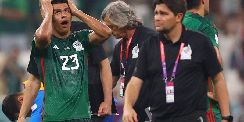 México vence sauditas, mas perde vaga às oitavas no saldo de gols