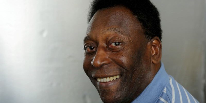 Pelé agradece mensagens de apoio após internação