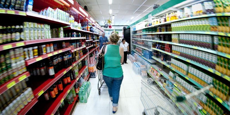 Custo da cesta básica aumenta em 12 capitais pesquisadas pelo Dieese