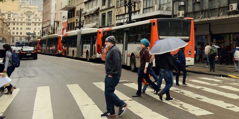 Decreto regulamenta gratuidade no transporte público para idosos em SP