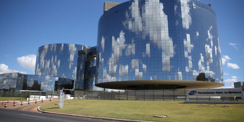 MPF e advogados acionam Supremo contra deputados em atos golpistas