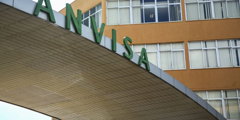 Anvisa anuncia novas restrições de produtos para cabelo