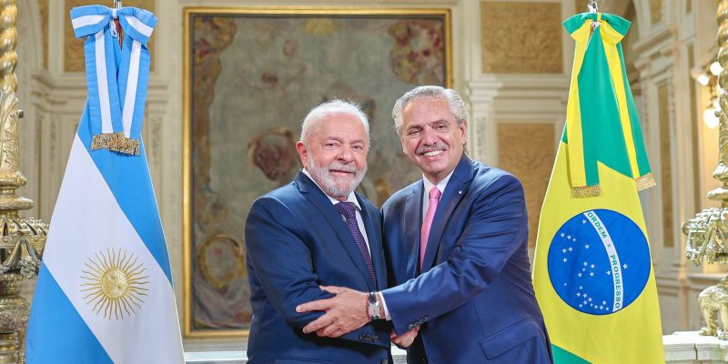 Brasil e Argentina estudam criar moeda comum para trocas comerciais