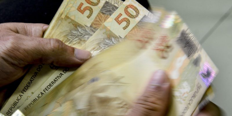 Mercado financeiro eleva projeção da inflação de 5,48% para 5,74%