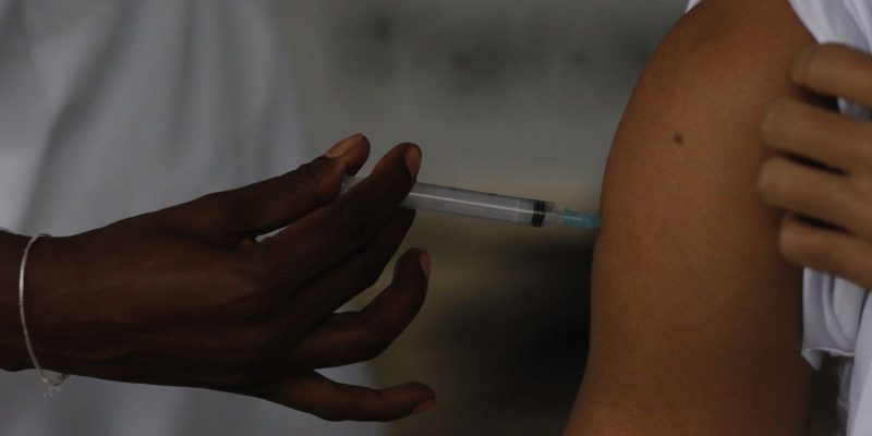 Covid: aplicação da vacina bivalente deve começar em 27 de fevereiro