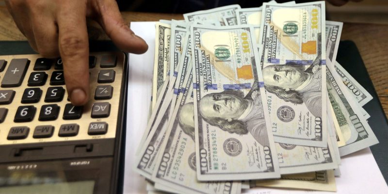 Dólar fecha estável a R$ 5,20, em dia de visita de Lula à Argentina