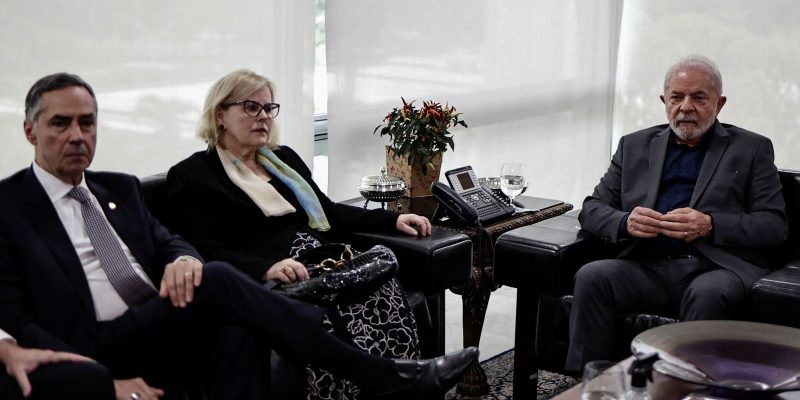 Em nota, presidentes dos Três Poderes chamam atos de "golpistas"