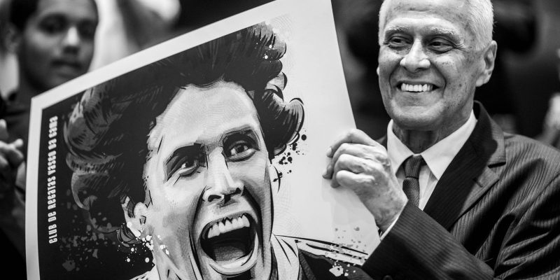 CBF, ex-jogadores e políticos prestam última homenagem a Dinamite