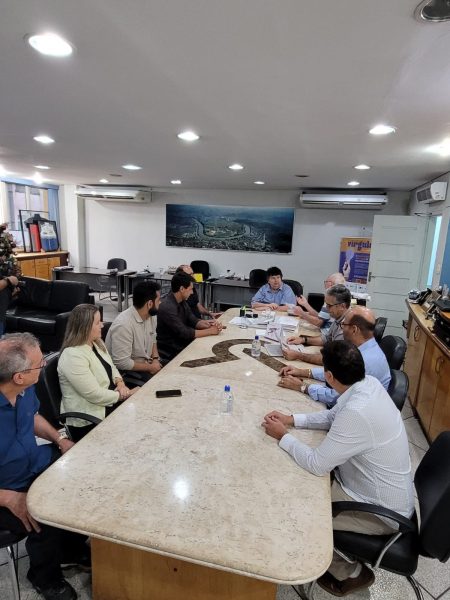 Prefeito Neto recebe novo presidente e diretores da CDL-VR
